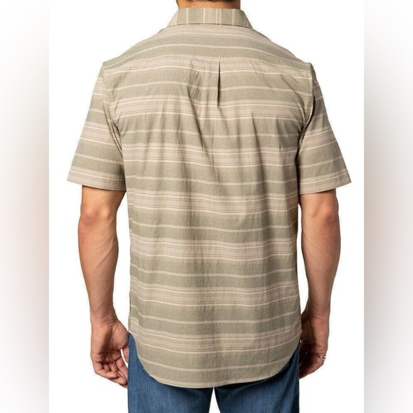 VOYAGER MEN'S STRETCH WOVEN SHORT SLEEVE SHIRT SIZE XL - Picture 2 of 7